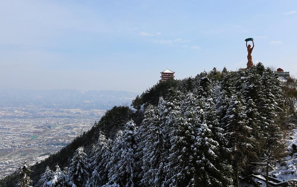 雪后仙境女娲山