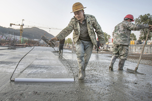 走进五福堂建设工地——浇筑作业